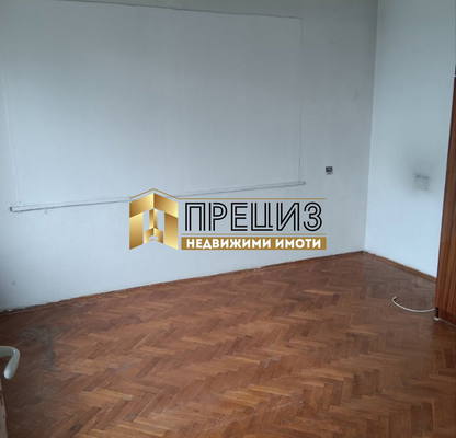 Photo 5 — 3-bedroom apartment in Shumen, Dobrudjanski