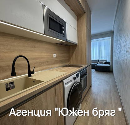 Снимка 2 — Двустаен апартамент в Шумен, Пазара
