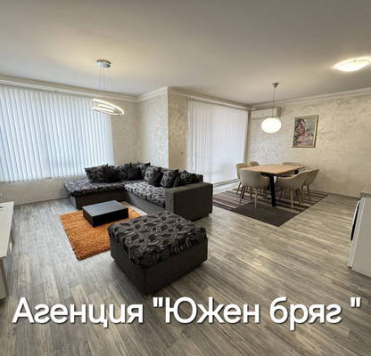 Снимка 3 — Тристаен апартамент в Шумен, Пазара
