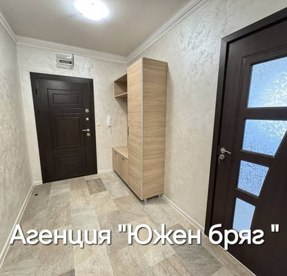 Снимка 5 — Тристаен апартамент в Шумен, Пазара
