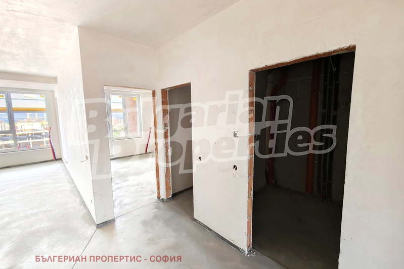 Two-room apartment with balcony in Banishora, Sofia