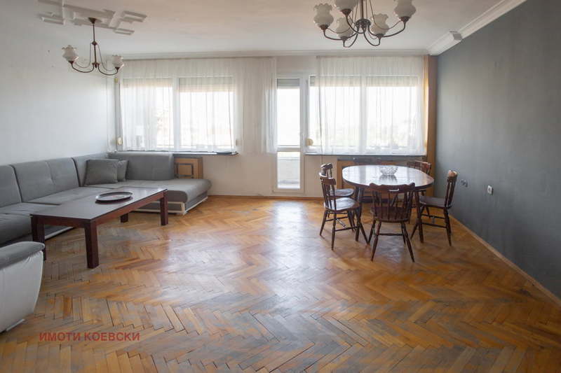 3-bedroom apartment in Sofiya, Banishora