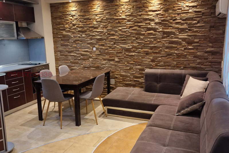 3-bedroom apartment in Sofiya, Banishora