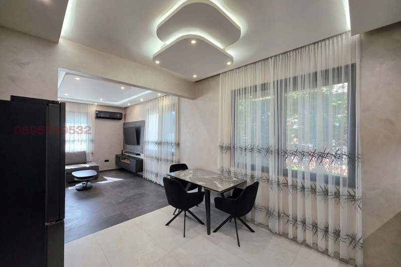 3-bedroom apartment in Sofiya, Borovo