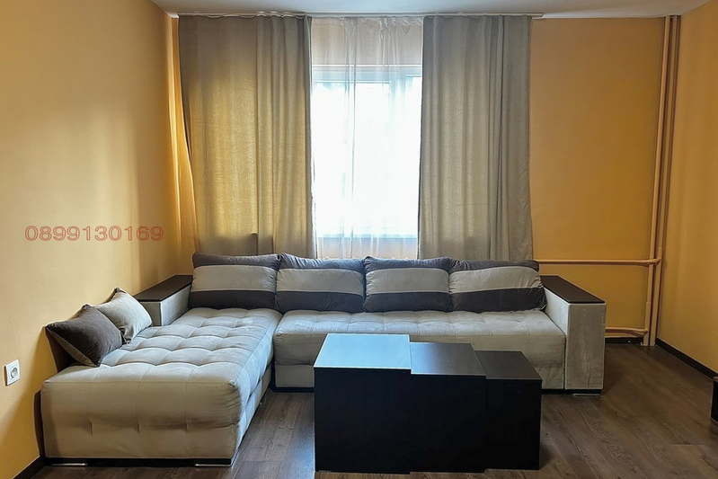 3-bedroom apartment in Sofiya, Borovo