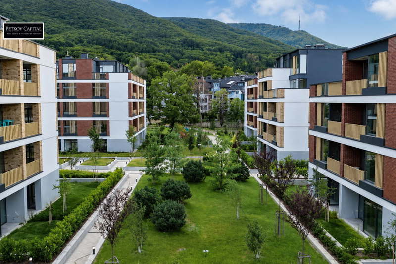 Тристаен апартамент с двор в Бояна, комплекс FOHAR