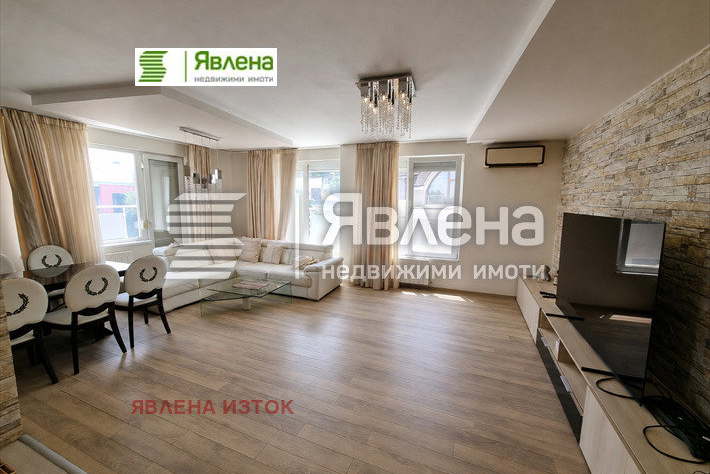 Луксозен 3-стаен апартамент с панорамна тераса в Бояна