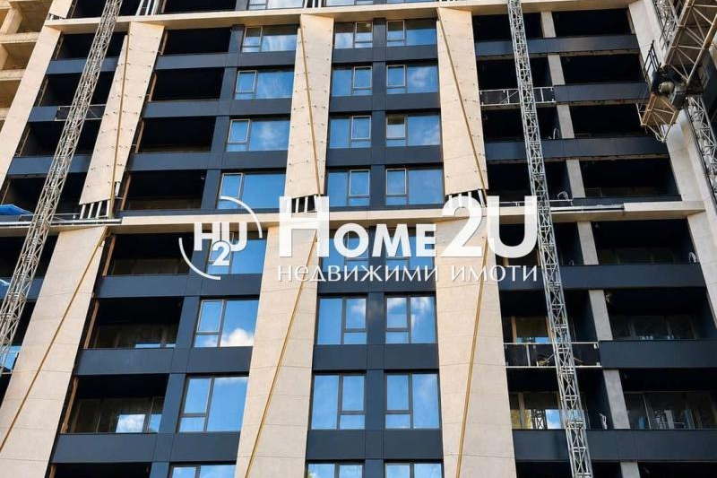 Двустаен апартамент в Бъкстон с балкон в нова сграда