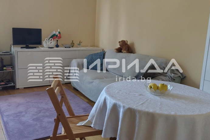 Двустаен апартамент с балкон в Бъкстон, София