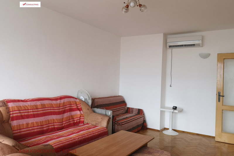 3-bedroom apartment in Sofiya, Bykston