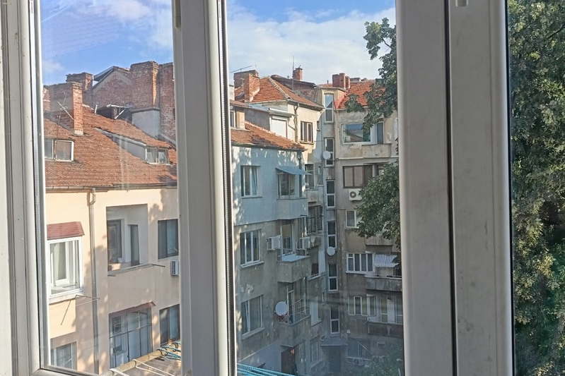 Двустаен апартамент с преходни стаи в Център, София