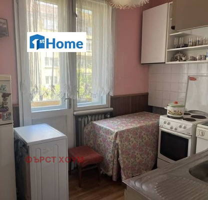 Снимка 4 — Тристаен апартамент с тераса в Център, София