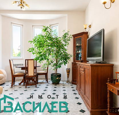 Снимка 5 — Просторен 3-стаен апартамент с голяма тераса в Център, София