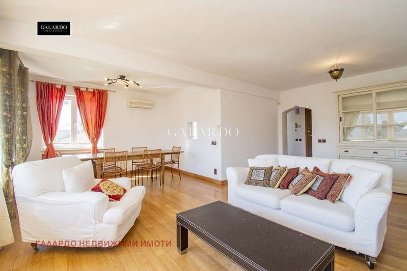 3-bedroom apartment in Sofiya, Centyr