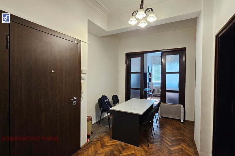 3-bedroom apartment in Sofiya, Centyr