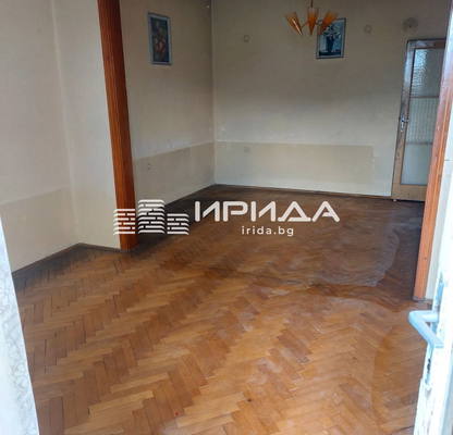 Снимка 2 — Тристаен апартамент 80 кв.м в Център с две тераси
