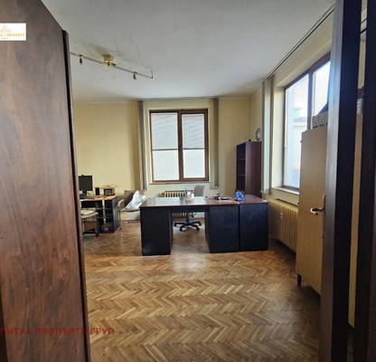Photo 2 — 4-bedroom apartment in Sofiya, Centyr