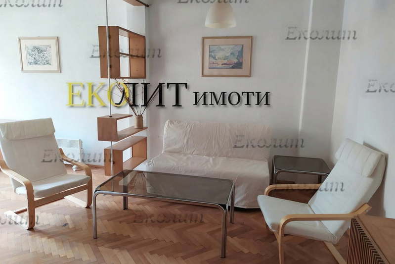 Двустаен апартамент с две тераси в Център, София