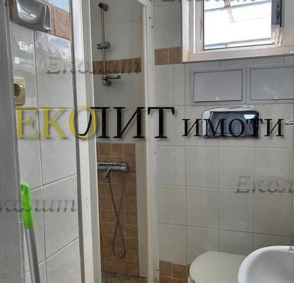 Снимка 4 — Двустаен апартамент с две тераси в Център, София