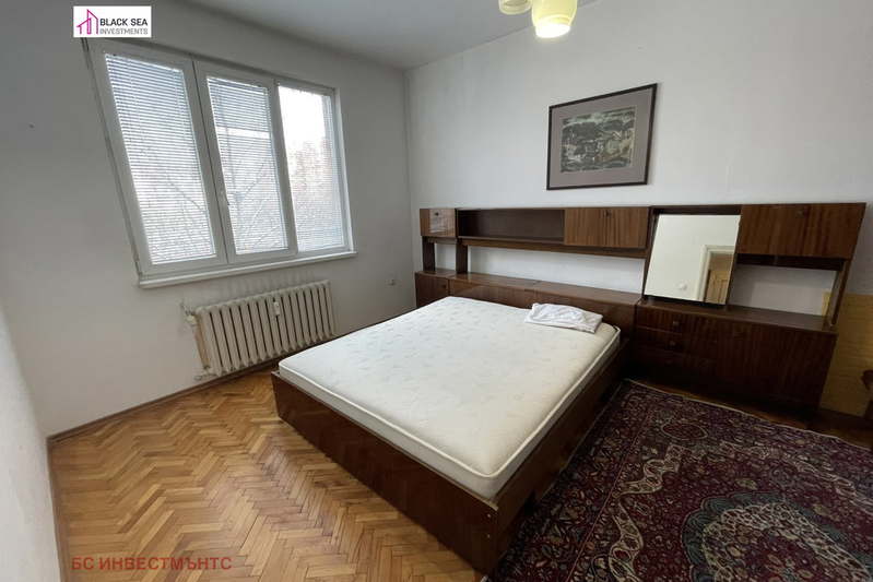 3-bedroom apartment in Sofiya, Centyr