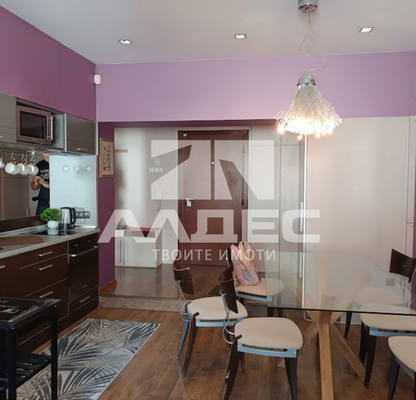 Photo 2 — Three-room apartment in Center, Sofia with balcony and view