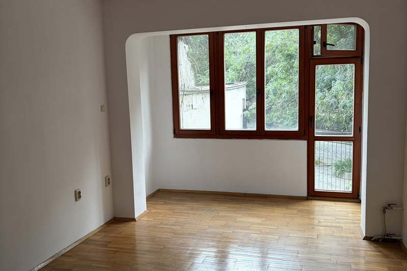 3-bedroom apartment in Sofiya, Centyr