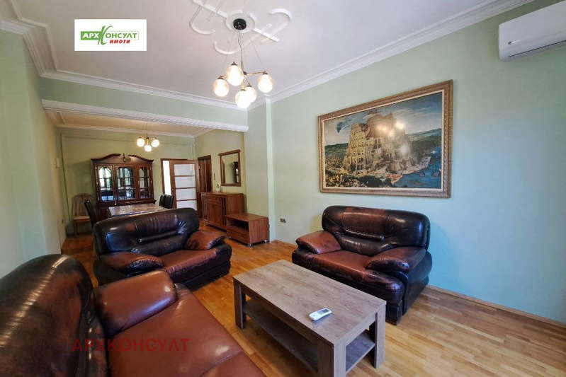 3-bedroom apartment in Sofiya, Centyr