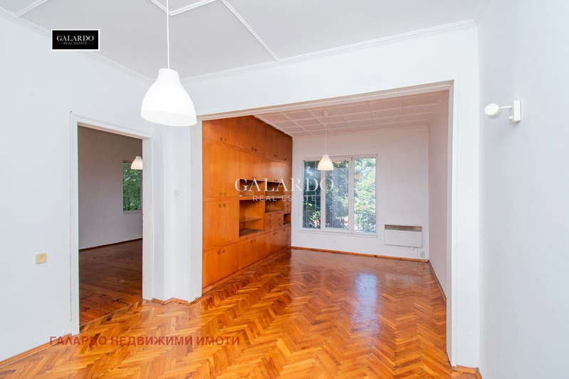 3-bedroom apartment in Sofiya, Centyr