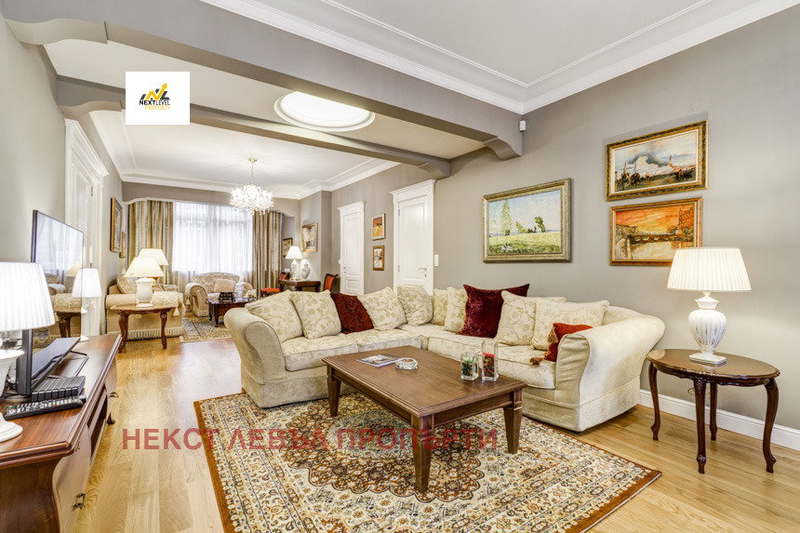 3-bedroom apartment in Sofiya, Centyr