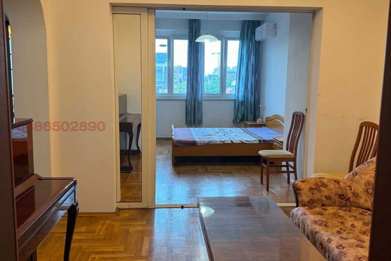 3-bedroom apartment in Sofiya, Centyr