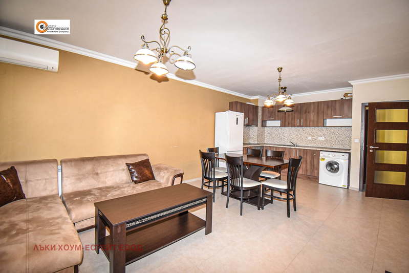 3-bedroom apartment in Sofiya, Centyr