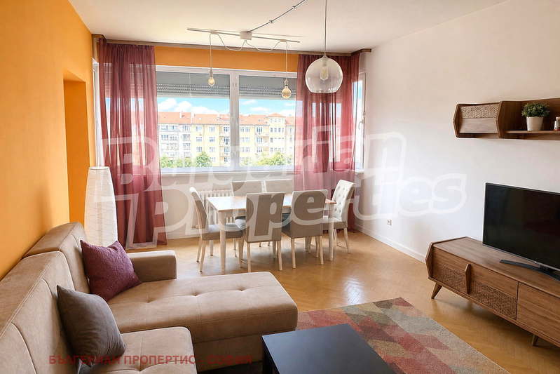 4-bedroom apartment in Sofiya, Centyr