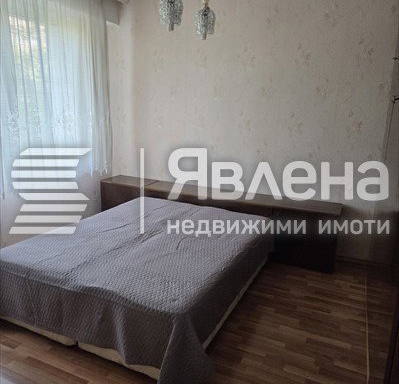 Снимка 3 — Двустаен апартамент с остъклена тераса в Дианабад, София