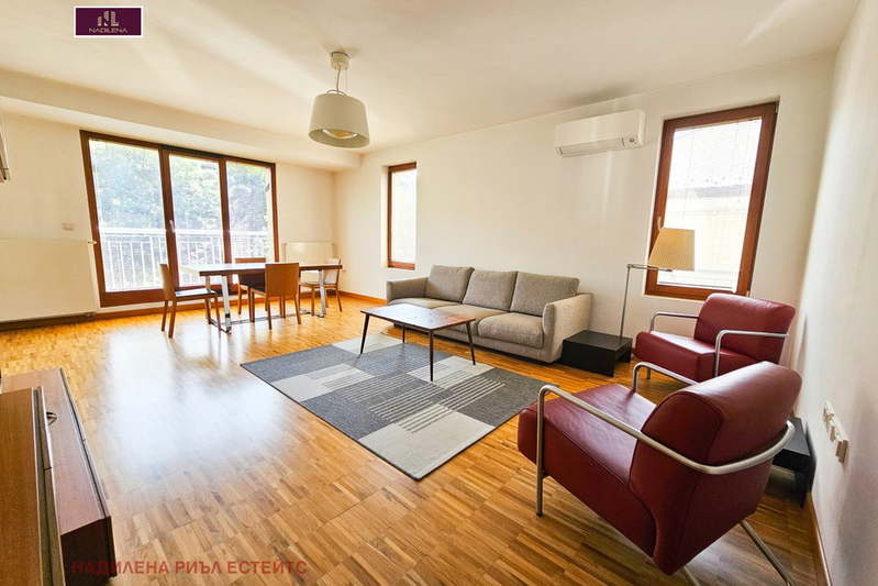 3-bedroom apartment in Sofiya, Doktorski Pametnik