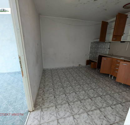 Снимка 5 — Тристаен апартамент с южно изложение в Дружба 1, София