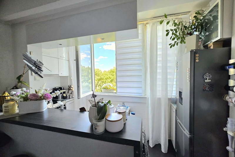 3-bedroom apartment in Sofiya, Drujba 1