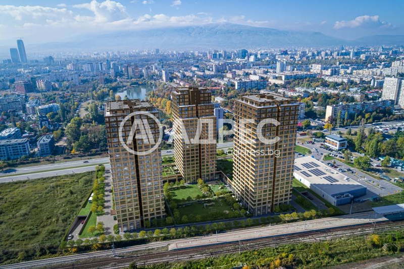 3-bedroom apartment in Sofiya, Drujba 1