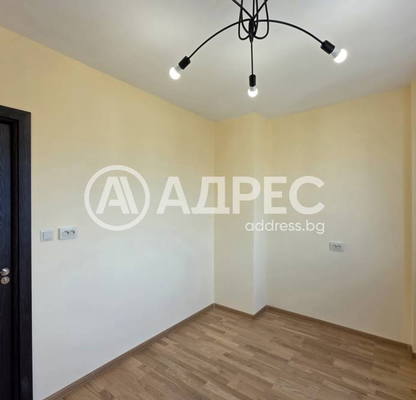 Снимка 3 — Двустаен апартамент с тераса и панорама към Витоша в Дружба 2