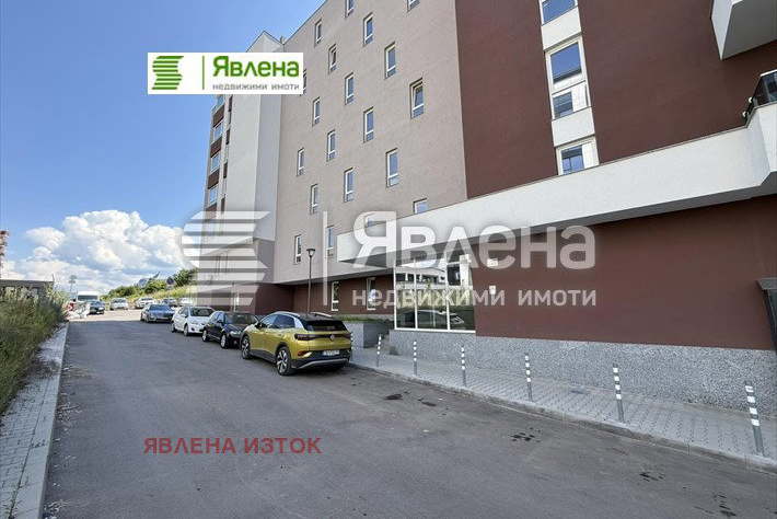 Просторен 3-стаен апартамент с двор в Дружба 2, София