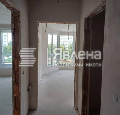 Снимка 3 — Двустаен апартамент с югозападно изложение в Дървеница, София