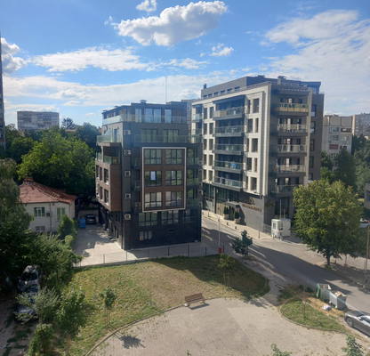 Снимка 2 — Тристаен апартамент с две тераси в Гоце Делчев, София