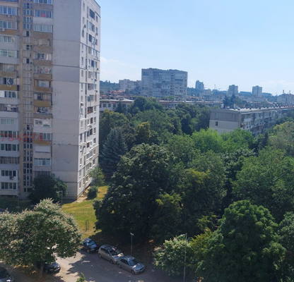 Снимка 2 — Просторен 4-стаен апартамент в Гоце Делчев с две тераси
