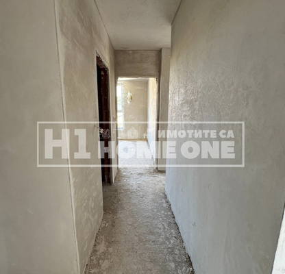 Снимка 3 — Тристаен апартамент 108 кв.м в Горубляне с гараж
