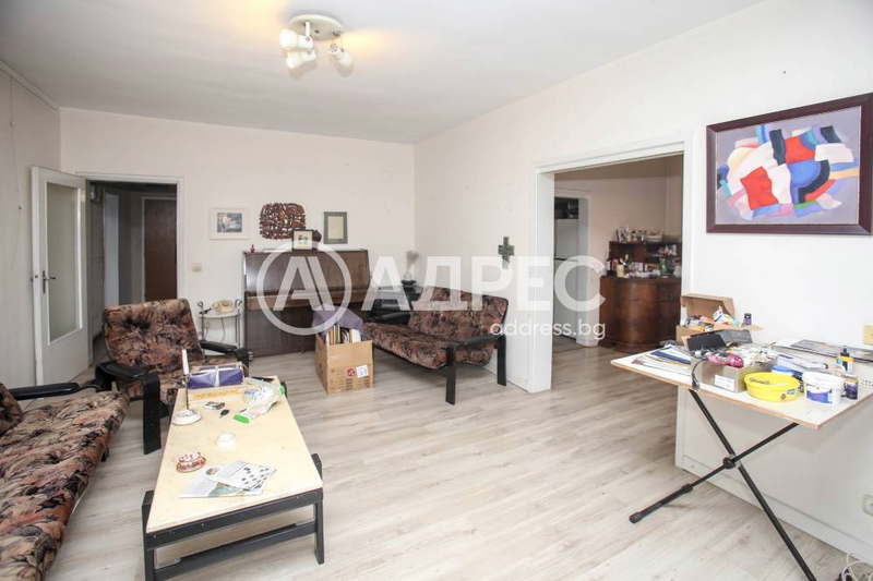 3-bedroom apartment in Sofiya, Izgrev