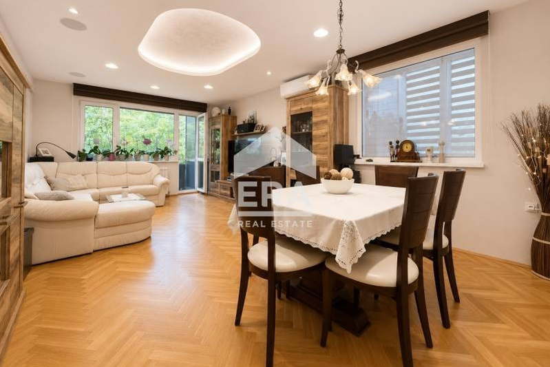 4-bedroom apartment in Sofia, Iztok