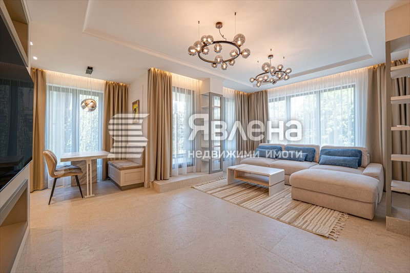 Двустаен апартамент с тераса в Източен София