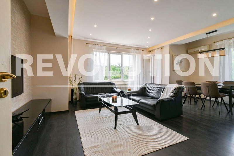 3-bedroom apartment in Sofiya, Iztok