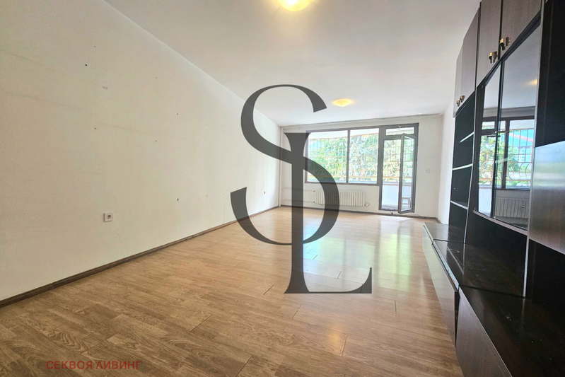 4-bedroom apartment in Sofiya, Krasno Selo