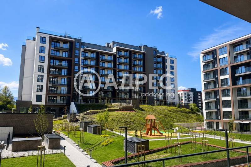 4-bedroom apartment in Sofiya, Krasno Selo