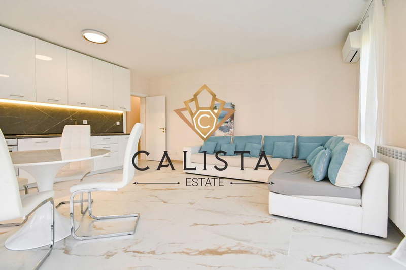 3-bedroom apartment in Sofiya, Krasno Selo